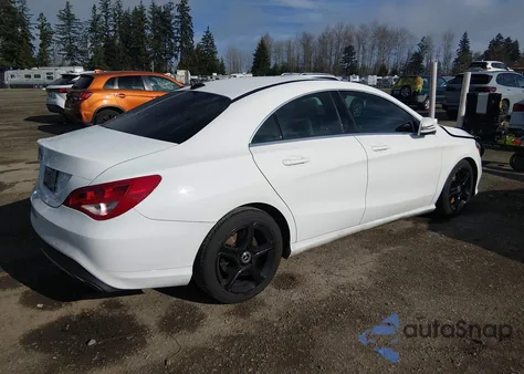 2018 Mercedes-Benz Cla 250 z USA, uszkodzony, nr VIN WDDSJ4EB8JN646212
